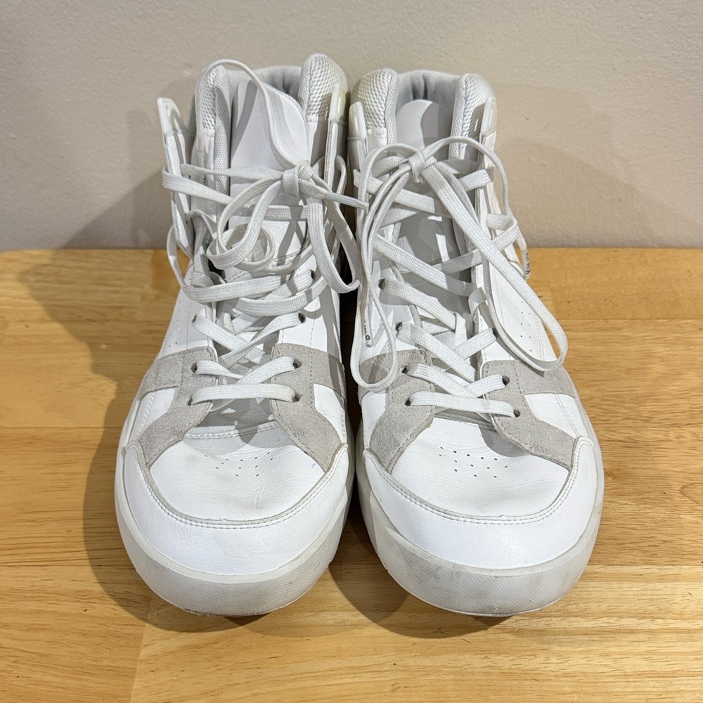 On Cloud The Roger Clubhouse Mid M
White/Sand (Size 12.5) - Picture 2 of 9